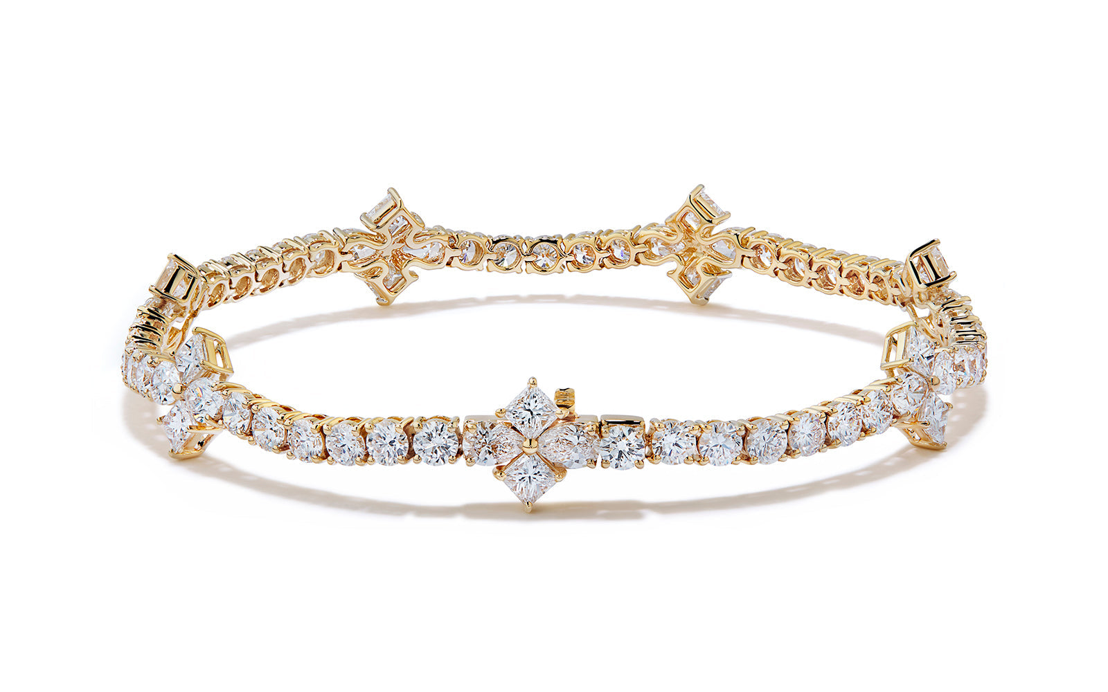 8.20ct D Flawless Diamond Bracelet set in 18K Yellow Gold