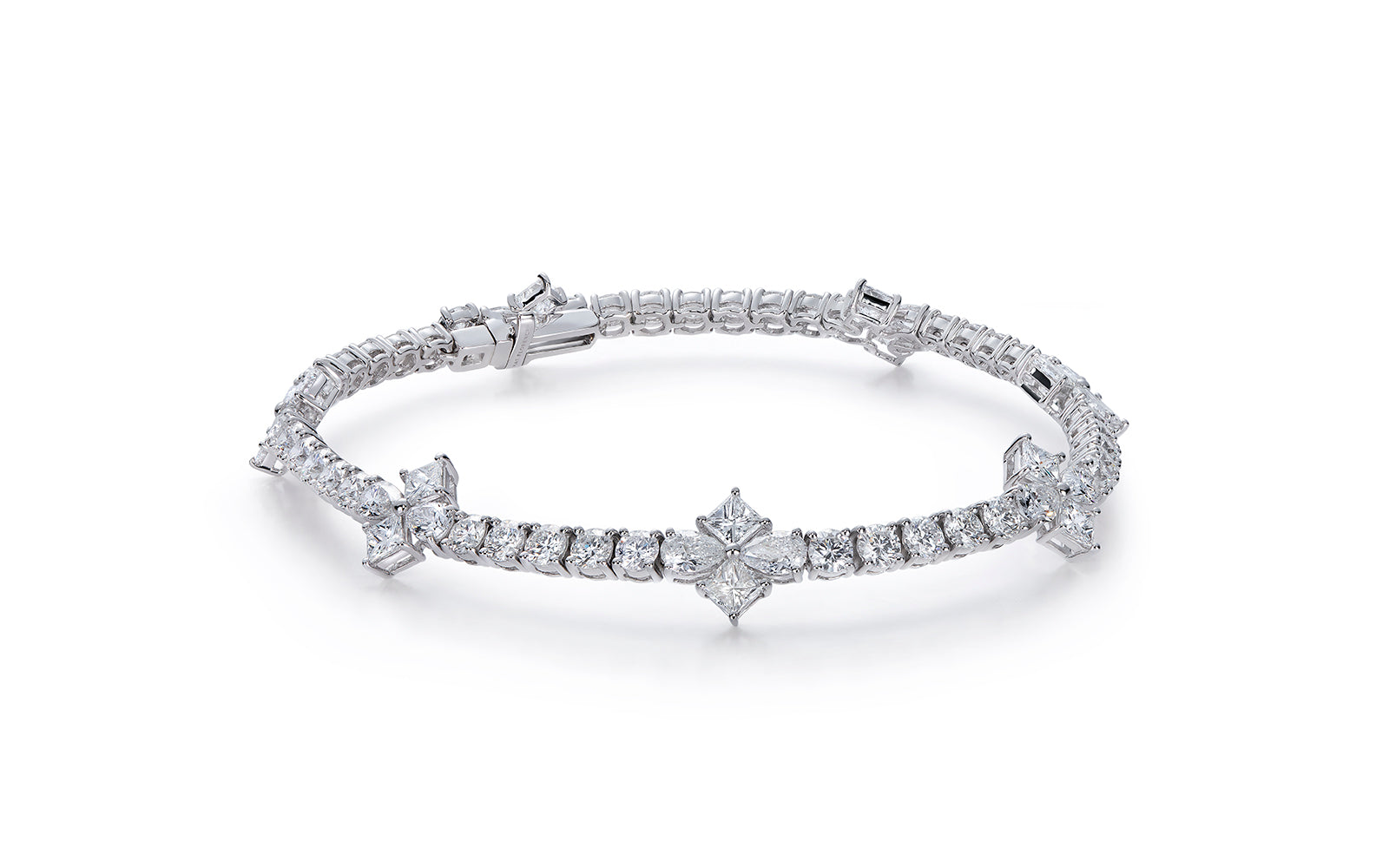 8.20ct D Flawless Diamond Bracelet set in 18K White Gold