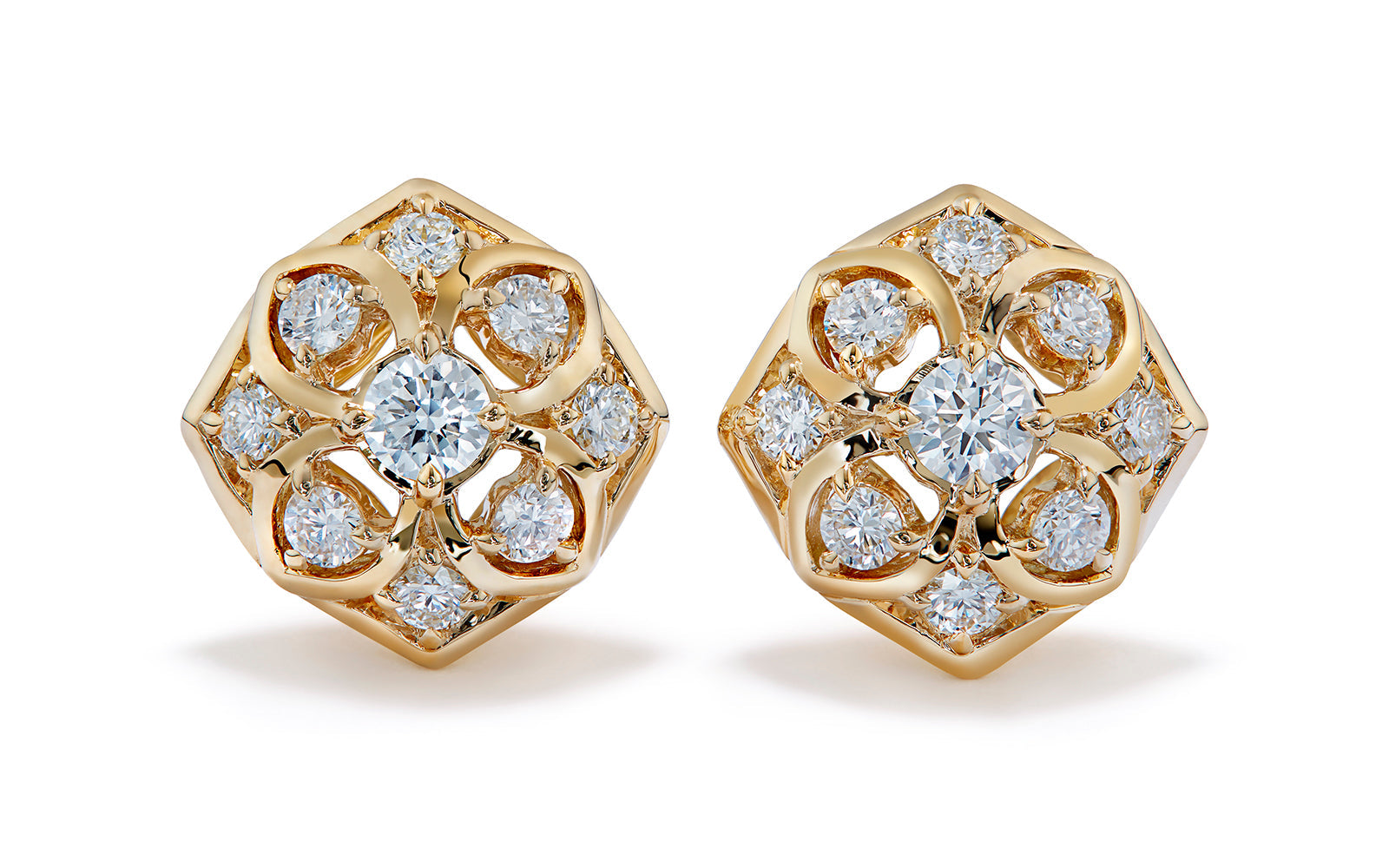 0.64ct D Flawless Diamond Earrings set in 18K Yellow Gold