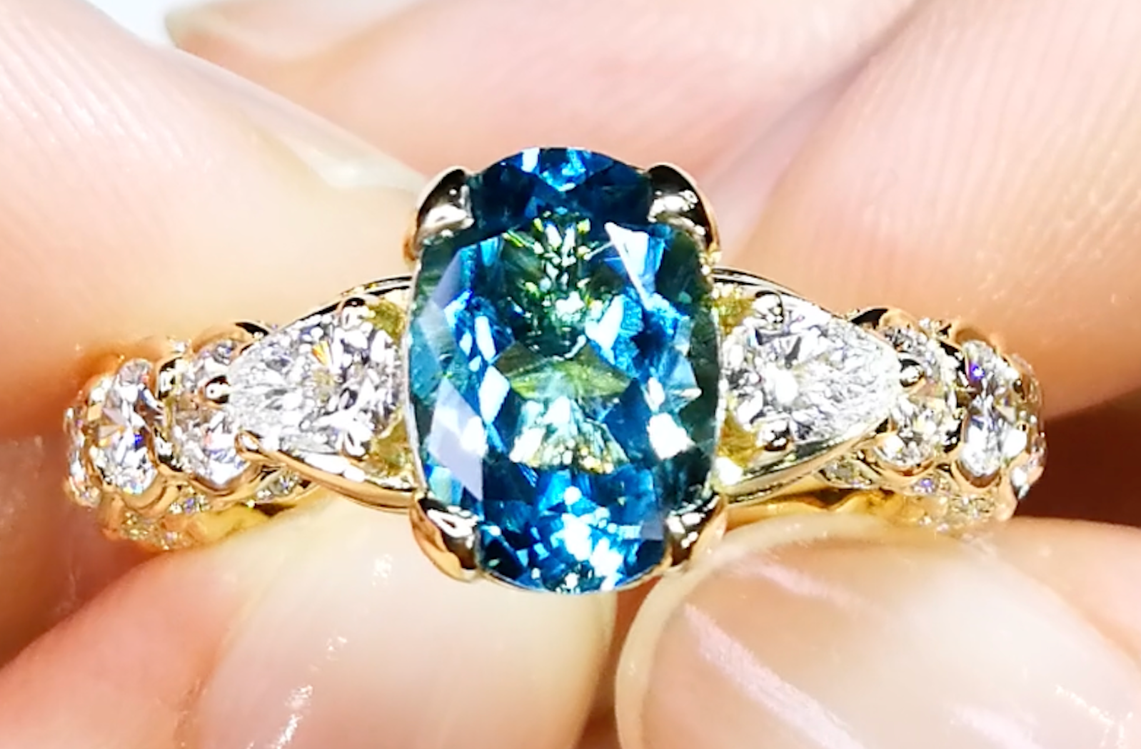 1.99ct Brazilian Paraiba Tourmaline Ring with D Flawless Diamonds set in 18K Yellow Gold