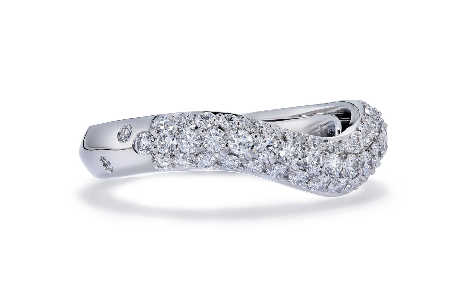D Flawless Diamond Ring set in 18K White Gold