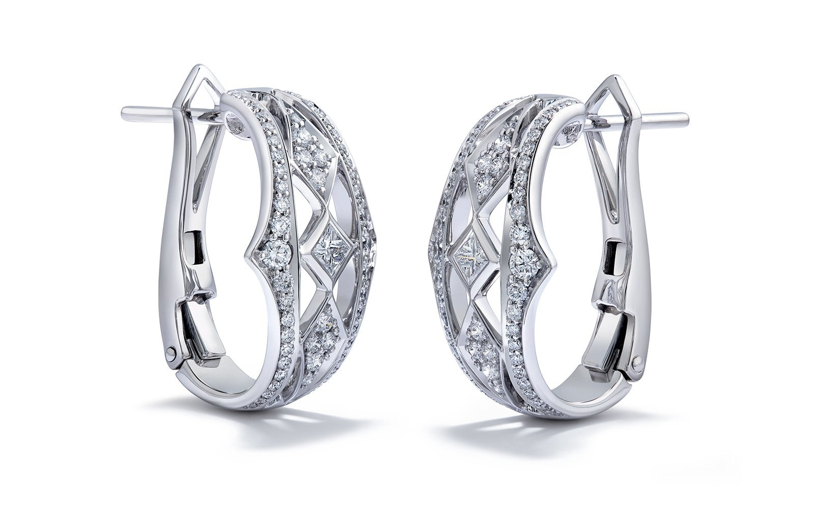 D Flawless Diamond Earrings set in 18K White Gold