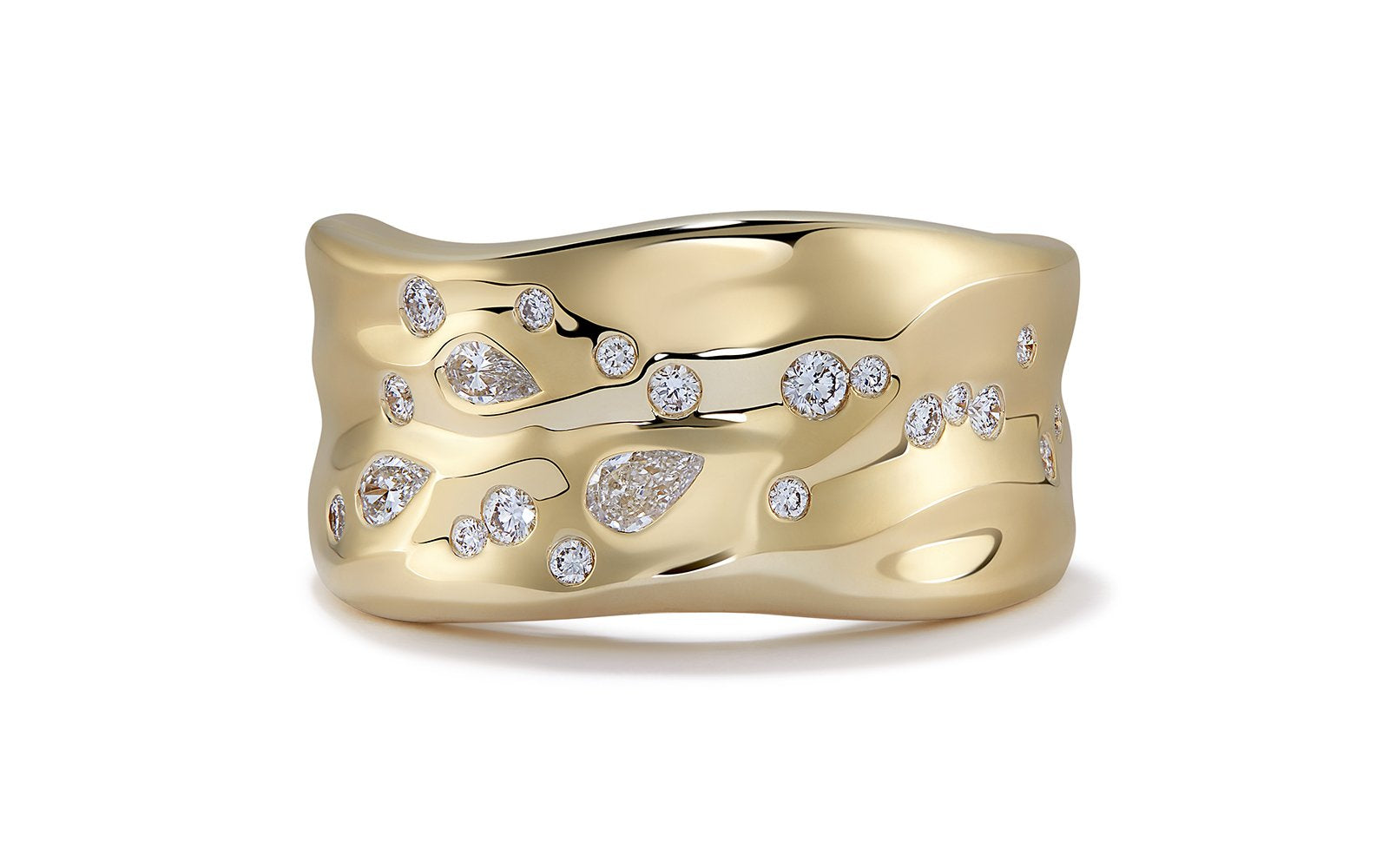 D Flawless Diamond Ring set in 18K Yellow Gold