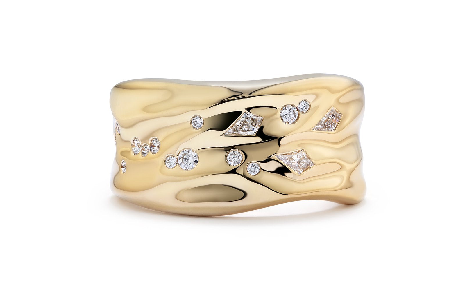 D Flawless Diamond Ring set in 18K Yellow Gold