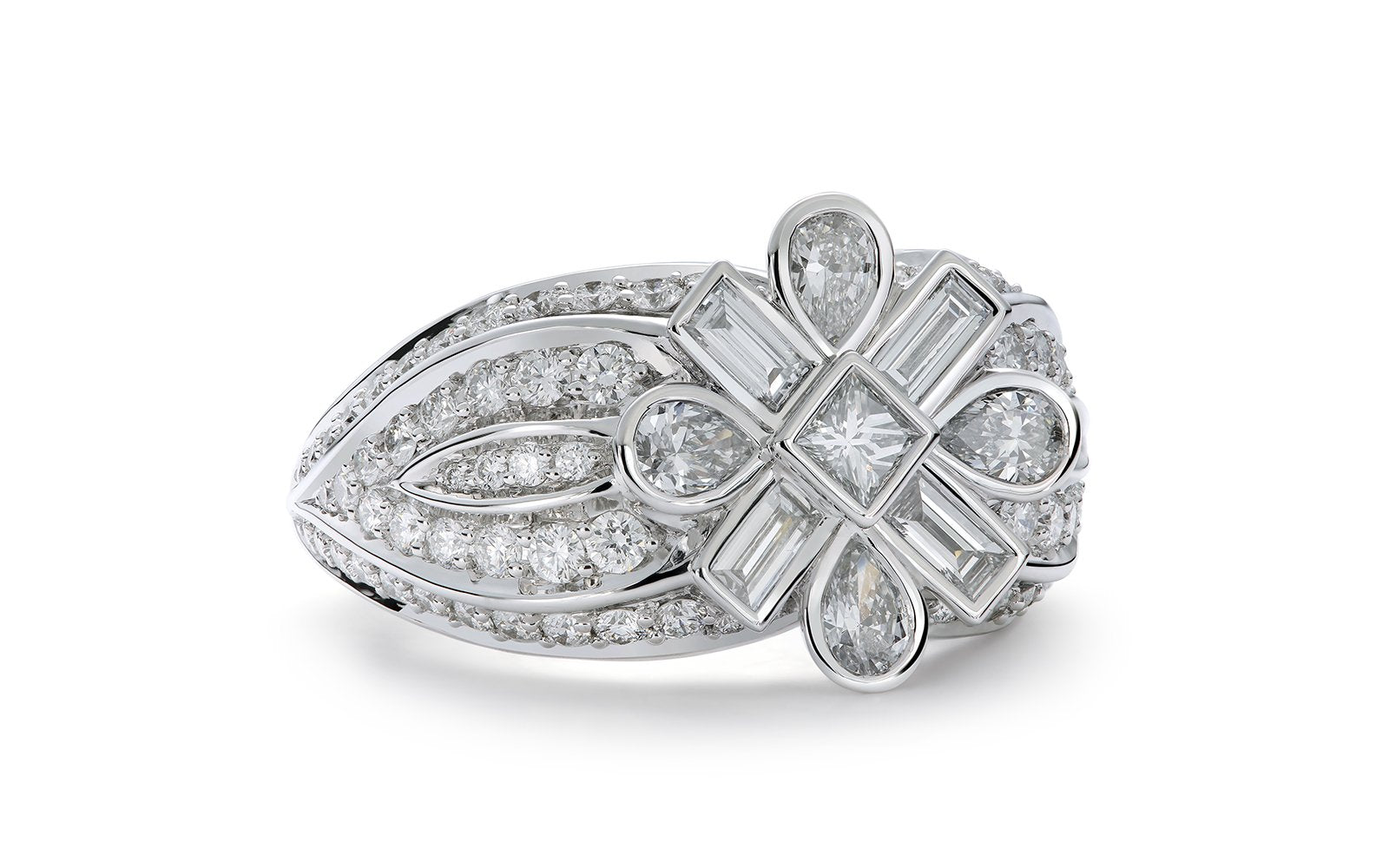 D Flawless Diamond Ring set in 18K White Gold