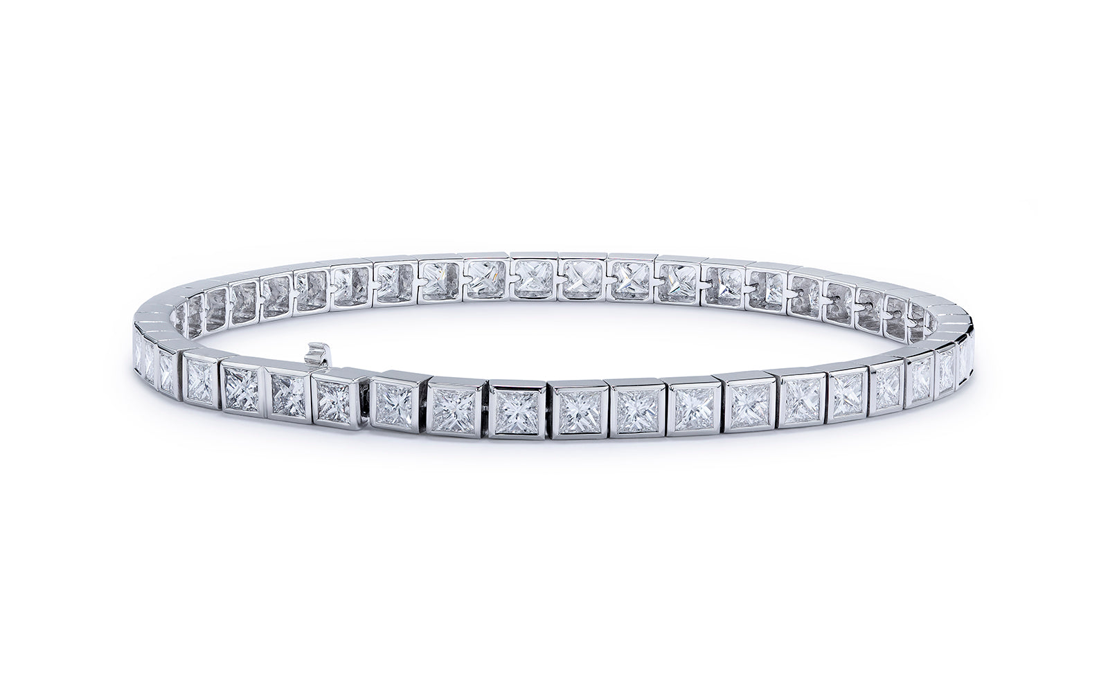 7.45ct D Flawless Diamond Bracelet set in 18K Gold