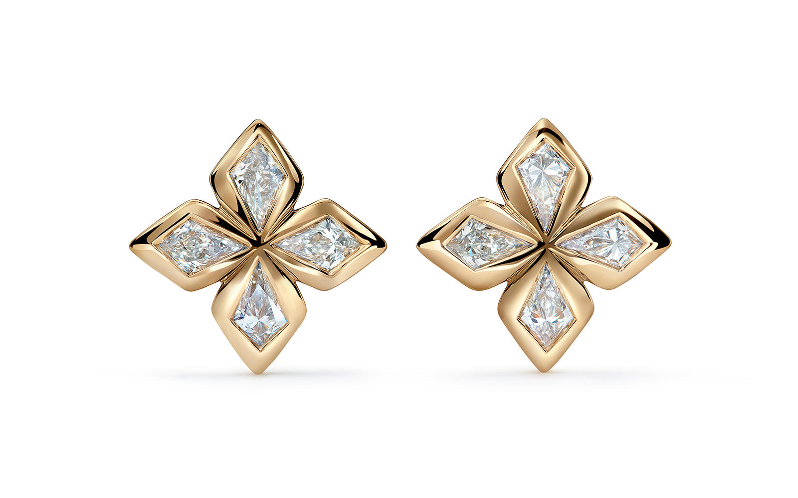 0.94ct D Flawless Diamond Earrings set in 18K Yellow Gold