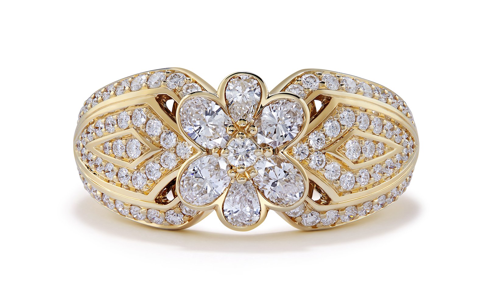 D Flawless Diamond Ring set in 18K Yellow Gold
