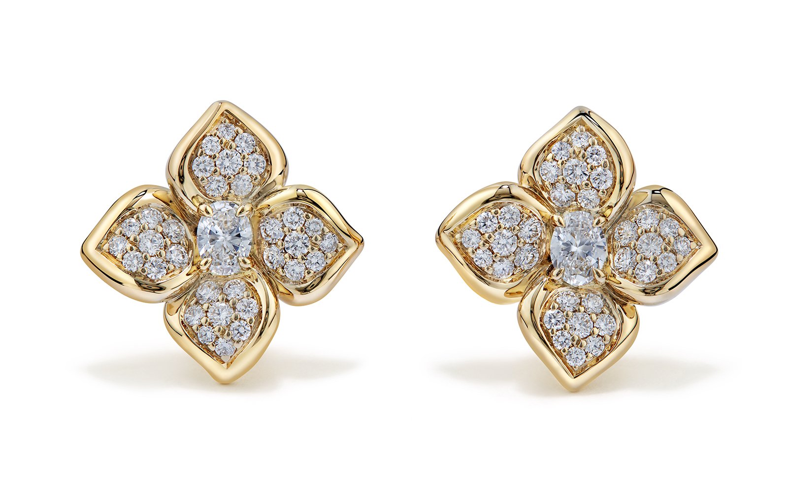 D Flawless Diamond Earrings set in 18K Yellow Gold